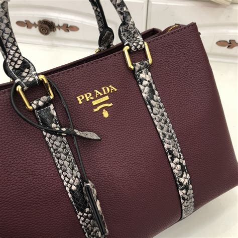 prada bags in pakistan